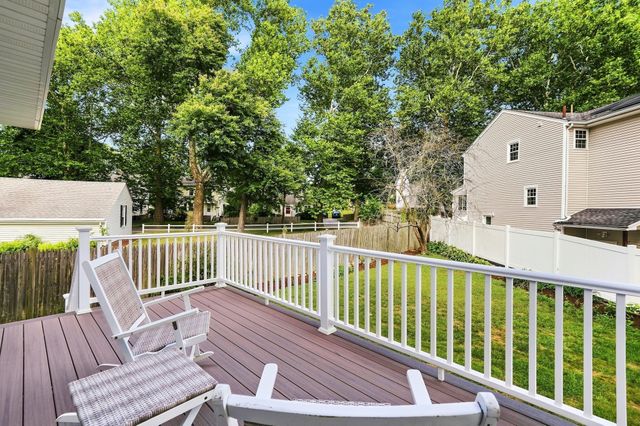 438 Waltham St, Lexington, MA 02421
