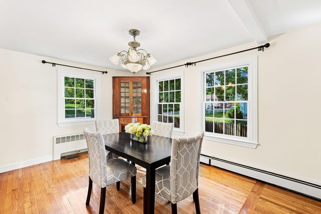 438 Waltham St, Lexington, MA 02421