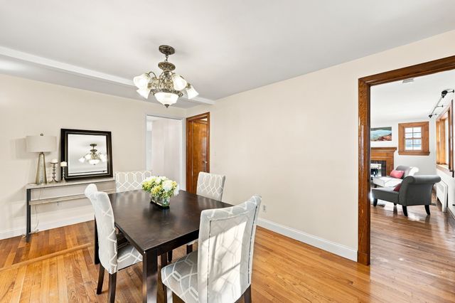 438 Waltham St, Lexington, MA 02421