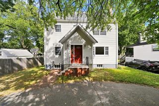 438 Waltham St, Lexington, MA 02421