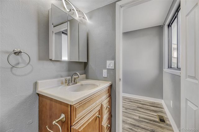 540 S Forest Street 202, Denver, CO 80246