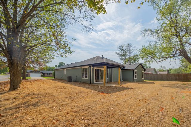 3400 Cannon Avenue, Springdale, AR 72762