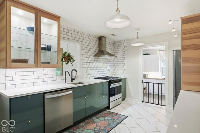7916 Meadowbrook Drive, Indianapolis, IN 46240
