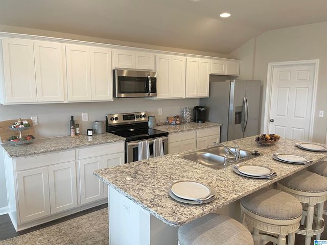 640 KLYNES DRIVE, Calera, AL 35040