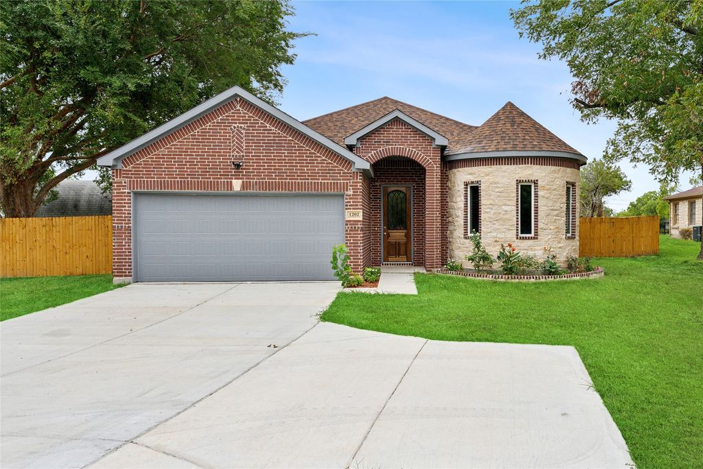 1202 Commerce Drive, Greenville, TX 75401