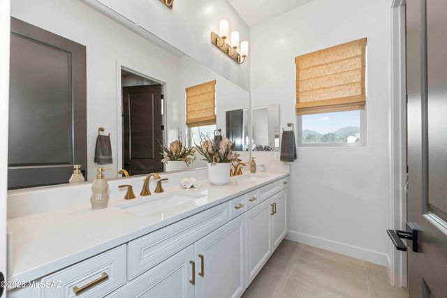 2850 E Camino A Los Vientos, Tucson, AZ 85718