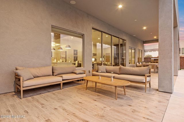 2850 E Camino A Los Vientos, Tucson, AZ 85718