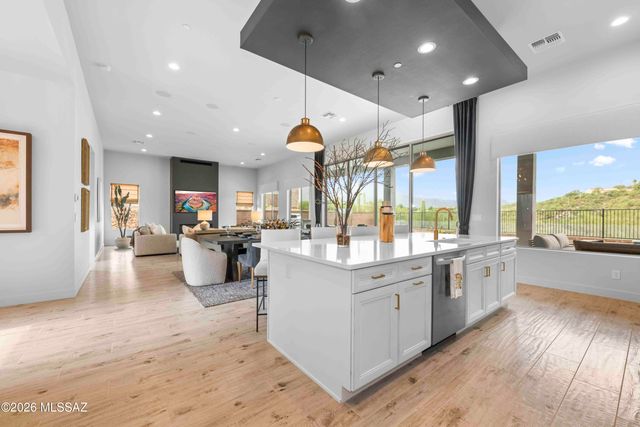 2850 E Camino A Los Vientos, Tucson, AZ 85718