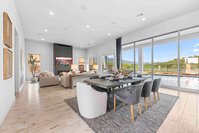 2850 E Camino A Los Vientos, Tucson, AZ 85718