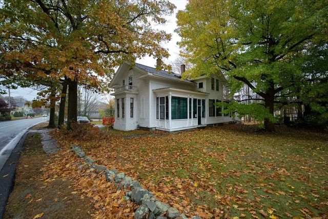 84 South St, Foxboro, MA 02035