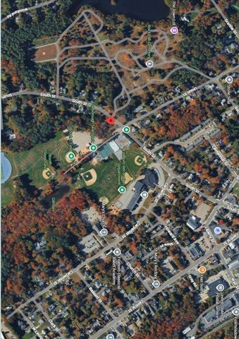 84 South St, Foxboro, MA 02035