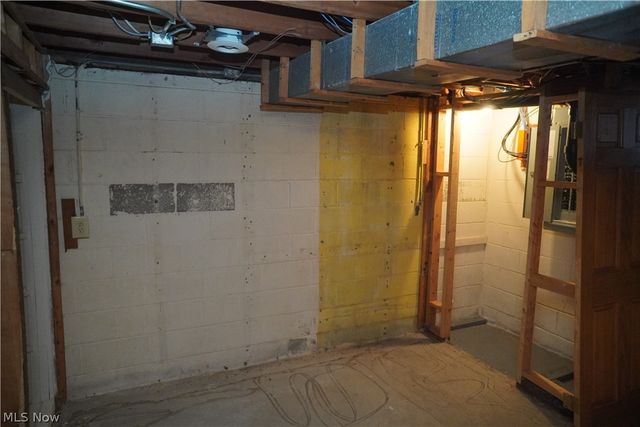 5285 Ridgebury Boulevard, Cleveland, OH 44124