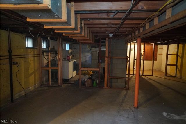 5285 Ridgebury Boulevard, Cleveland, OH 44124