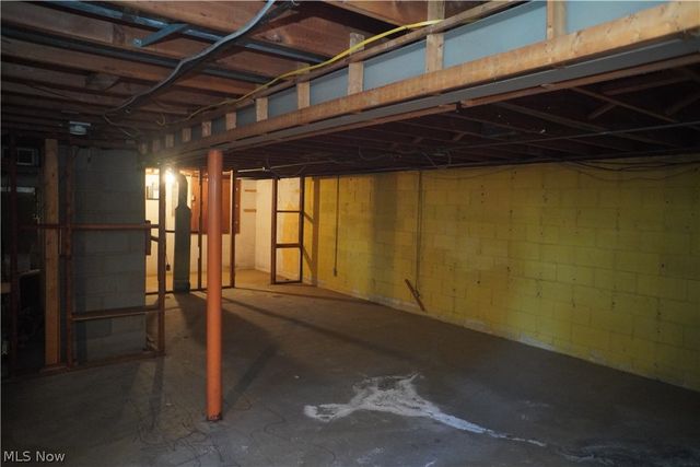 5285 Ridgebury Boulevard, Cleveland, OH 44124