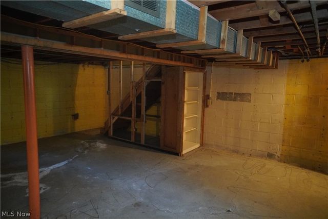 5285 Ridgebury Boulevard, Cleveland, OH 44124