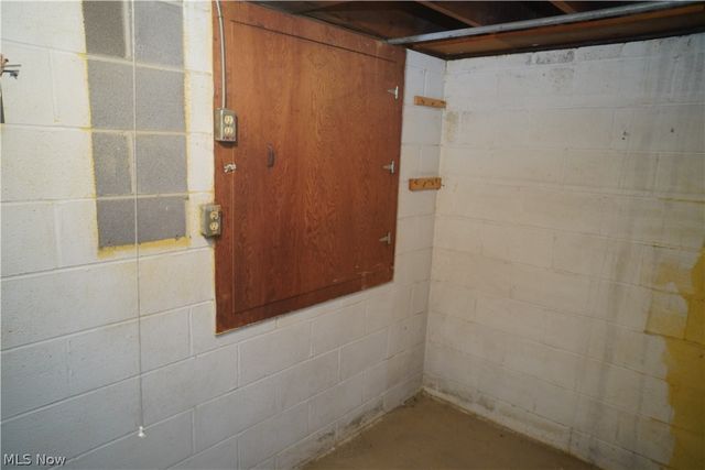 5285 Ridgebury Boulevard, Cleveland, OH 44124