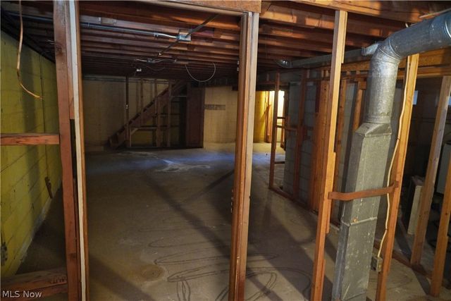 5285 Ridgebury Boulevard, Cleveland, OH 44124