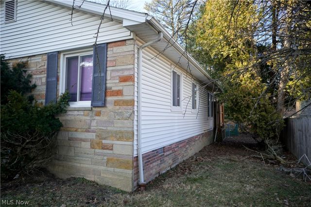 5285 Ridgebury Boulevard, Cleveland, OH 44124