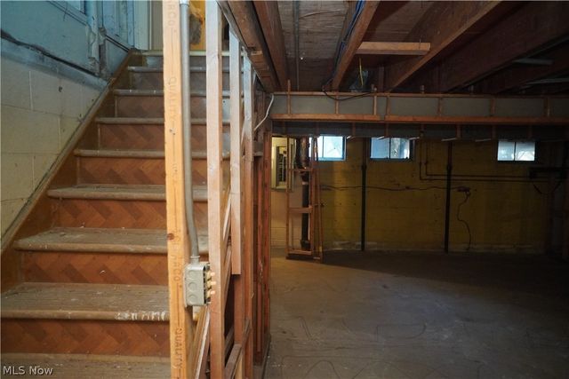 5285 Ridgebury Boulevard, Cleveland, OH 44124