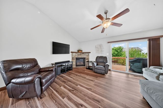 85 N Park Ridge Road, North Liberty, IA 52317