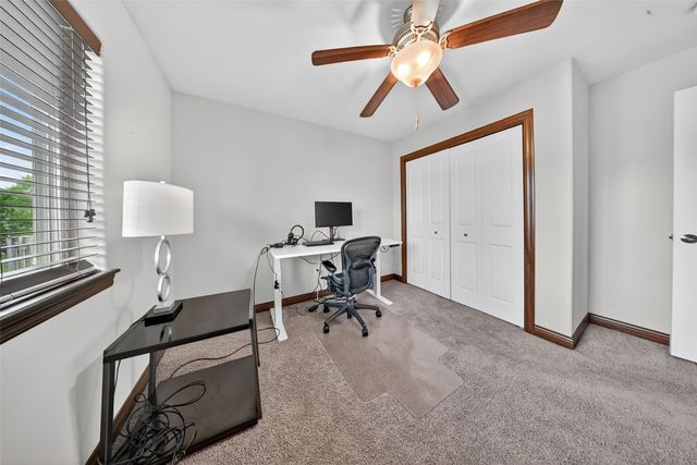 85 N Park Ridge Road, North Liberty, IA 52317