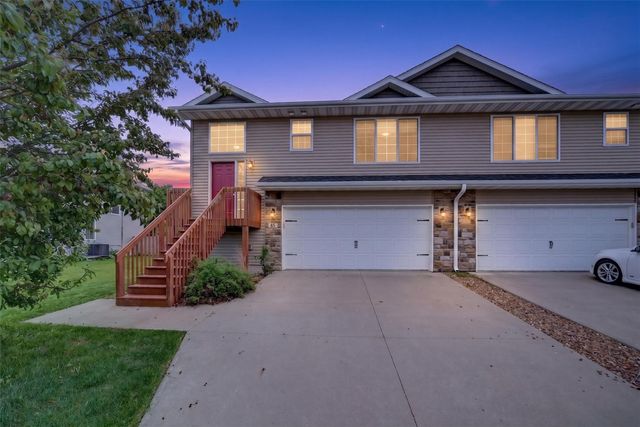 85 N Park Ridge Road, North Liberty, IA 52317
