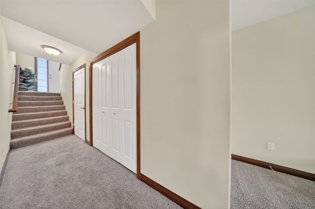 85 N Park Ridge Road, North Liberty, IA 52317