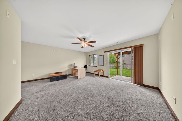 85 N Park Ridge Road, North Liberty, IA 52317