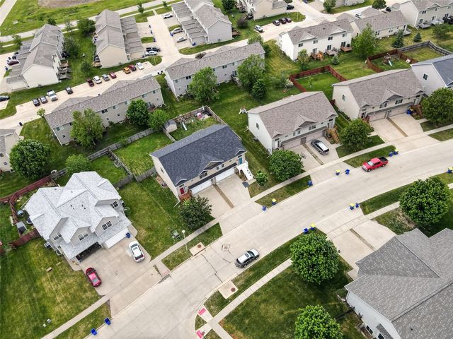 85 N Park Ridge Road, North Liberty, IA 52317