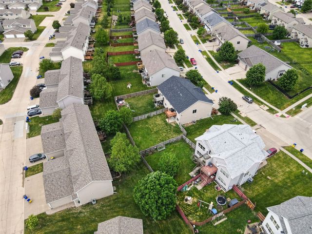 85 N Park Ridge Road, North Liberty, IA 52317