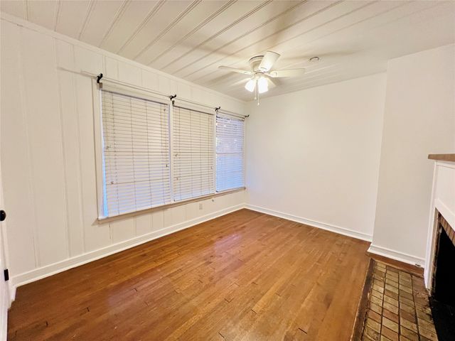 101 Lindenwood Drive, Fort Worth, TX 76107