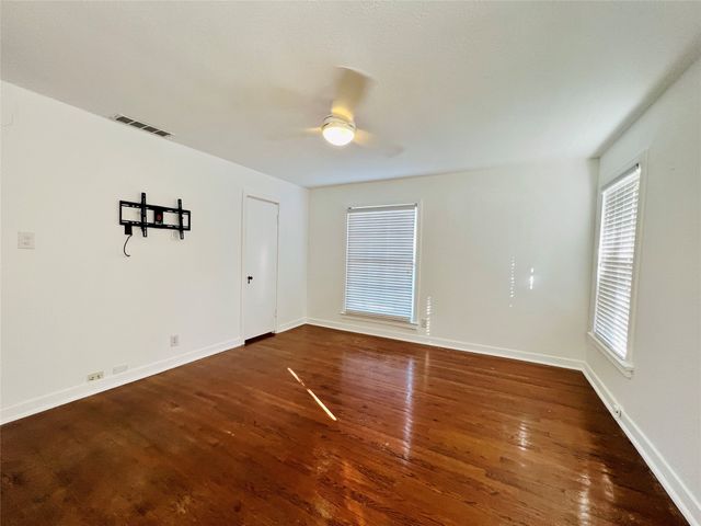 101 Lindenwood Drive, Fort Worth, TX 76107