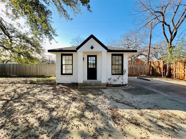 101 Lindenwood Drive, Fort Worth, TX 76107