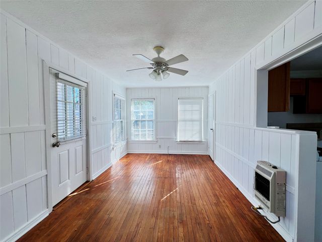 101 Lindenwood Drive, Fort Worth, TX 76107