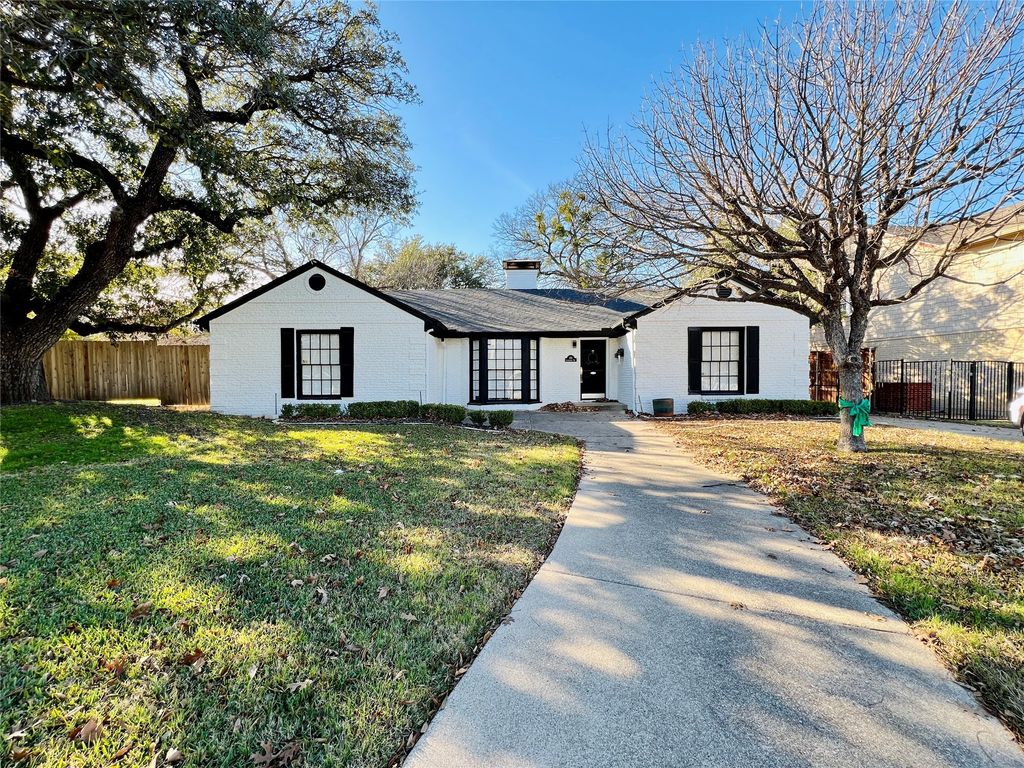 101 Lindenwood Drive, Fort Worth, TX 76107