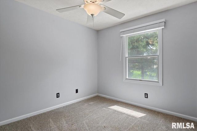 3712 Viking Boulevard, Springfield, IL 62712