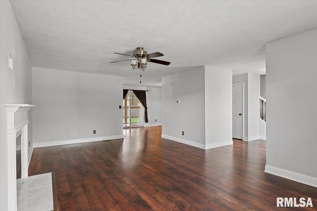 3712 Viking Boulevard, Springfield, IL 62712