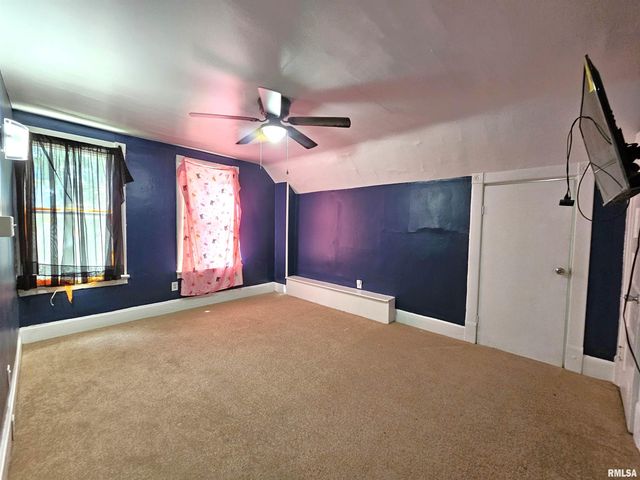 2614 MCKINLEY Avenue, Davenport, IA 52802