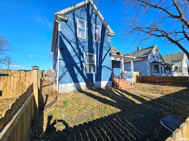 2614 MCKINLEY Avenue, Davenport, IA 52802