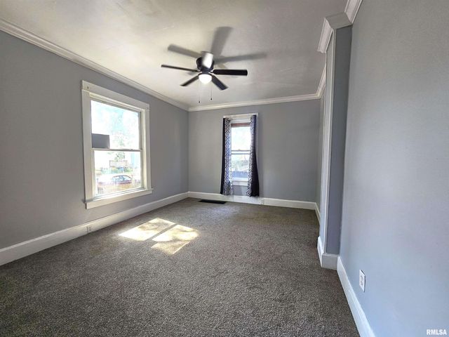 2614 MCKINLEY Avenue, Davenport, IA 52802