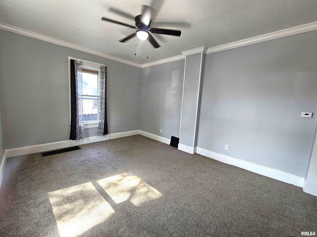 2614 MCKINLEY Avenue, Davenport, IA 52802