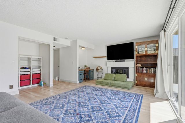 8191 Canyon Oak Dr, Citrus Heights, CA 95610