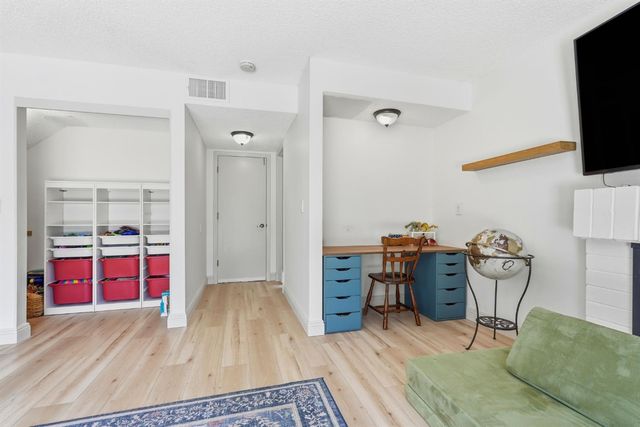 8191 Canyon Oak Dr, Citrus Heights, CA 95610