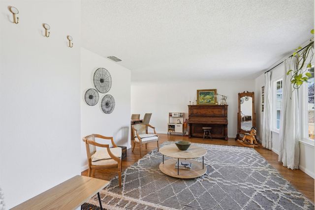 8191 Canyon Oak Dr, Citrus Heights, CA 95610