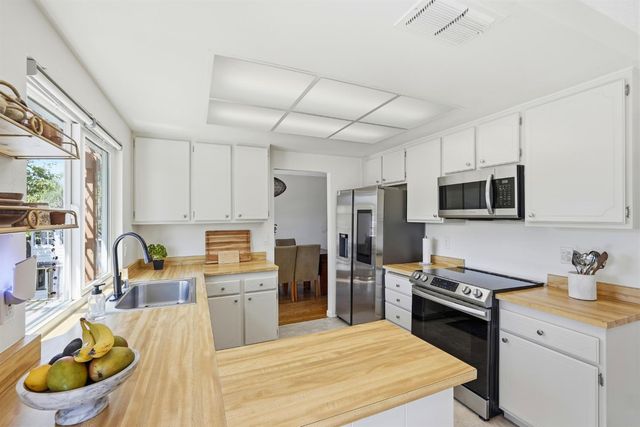 8191 Canyon Oak Dr, Citrus Heights, CA 95610