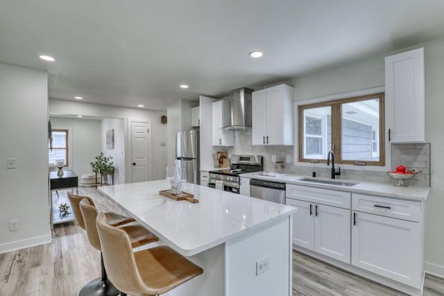 6291 Thorncrest DRIVE, Greendale, WI 53129