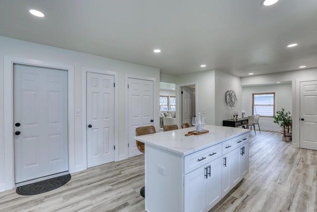 6291 Thorncrest DRIVE, Greendale, WI 53129