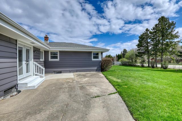 6291 Thorncrest DRIVE, Greendale, WI 53129