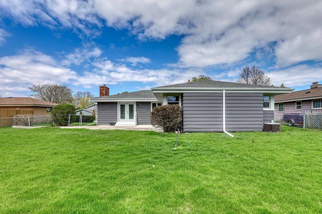 6291 Thorncrest DRIVE, Greendale, WI 53129