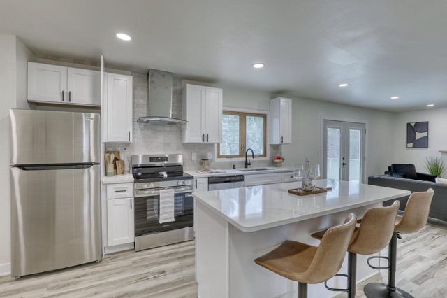 6291 Thorncrest DRIVE, Greendale, WI 53129
